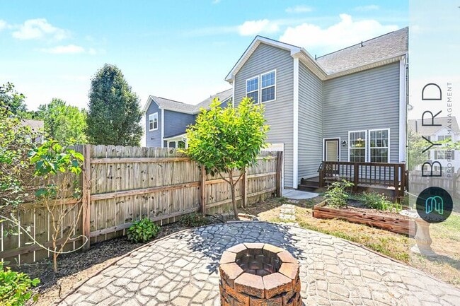 Building Photo - 16921 Thornapple Run