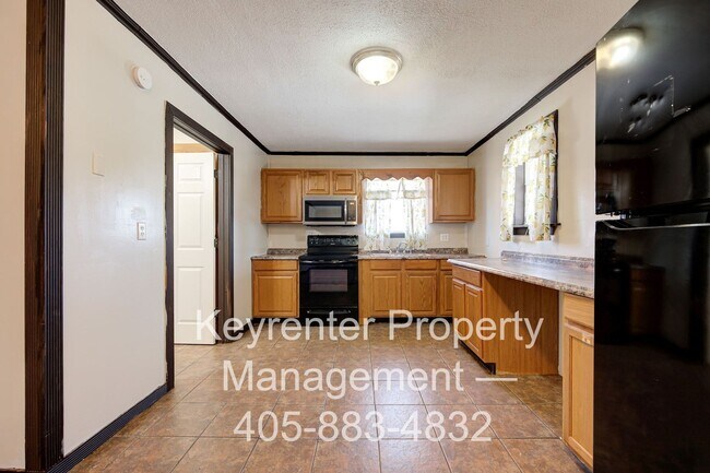 Building Photo - 3607 SW 12th St