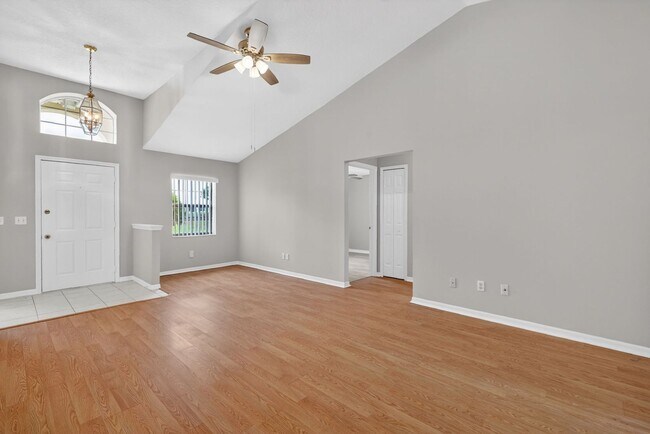 Building Photo - Available Now! Move-In Ready 3BR Home with Florida Room & Shed