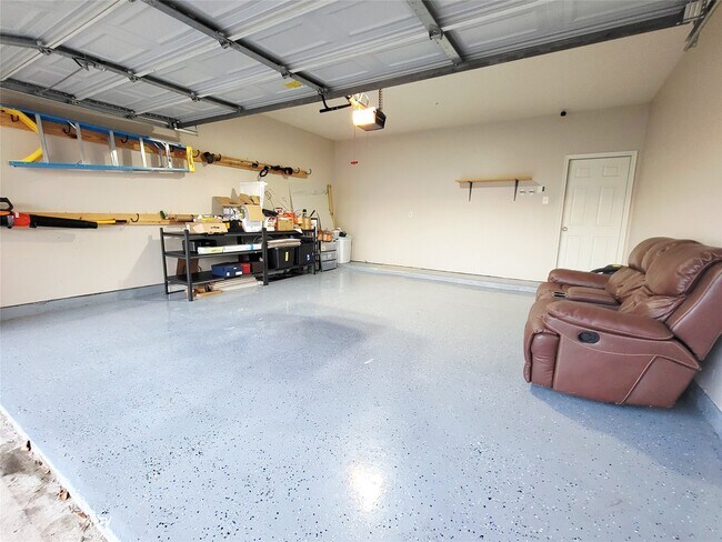 Building Photo - 7334 Jacobs Well Dr