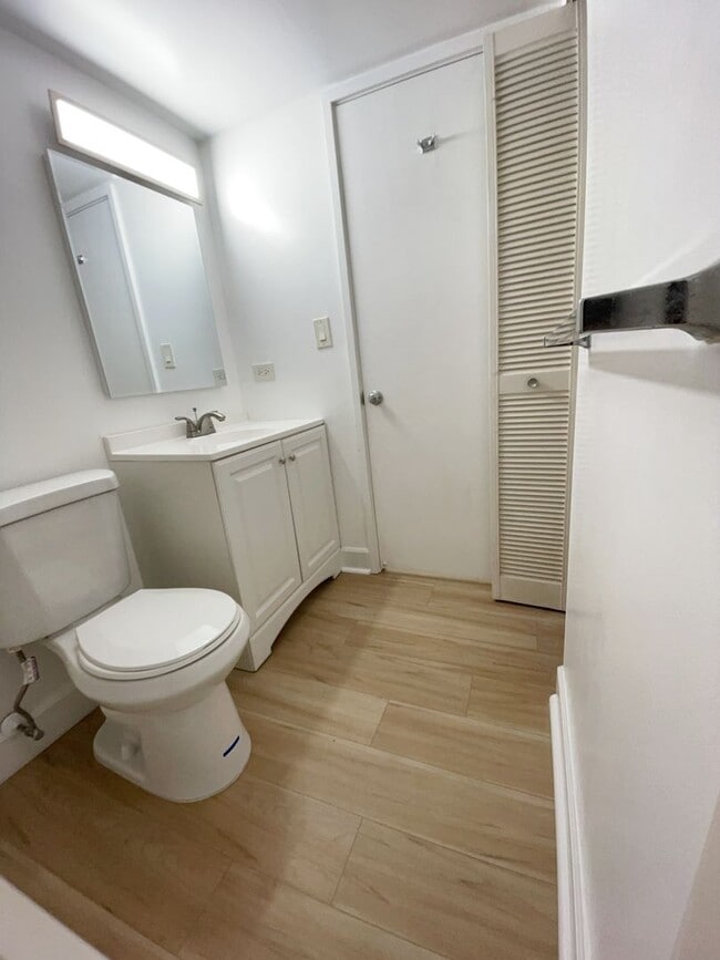 Building Photo - Nalanui Hale - 2 bed, 1 bath, 1 parking