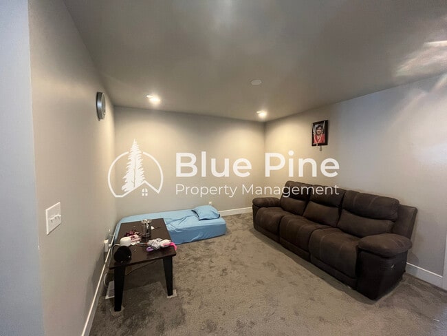 Building Photo - 2886 Sunburst Dr