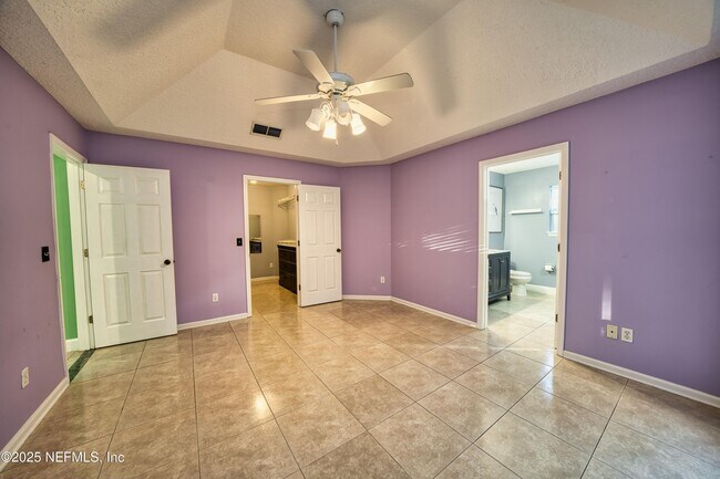 Building Photo - 185 Hawthorn Hedge Ln