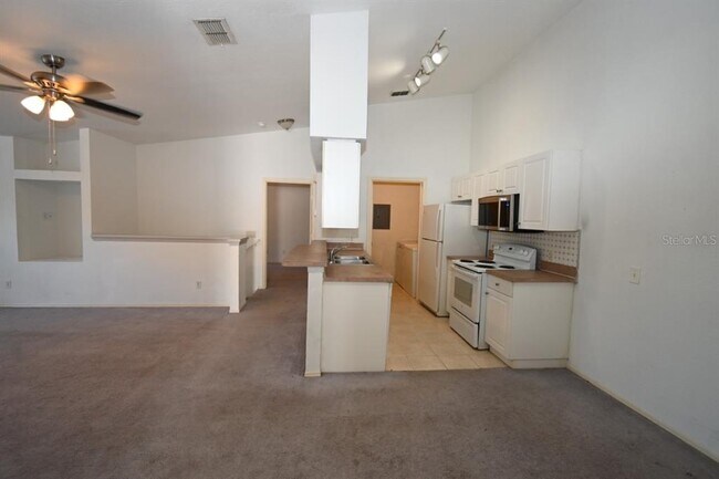 Building Photo - 36113 Deer Creek Dr