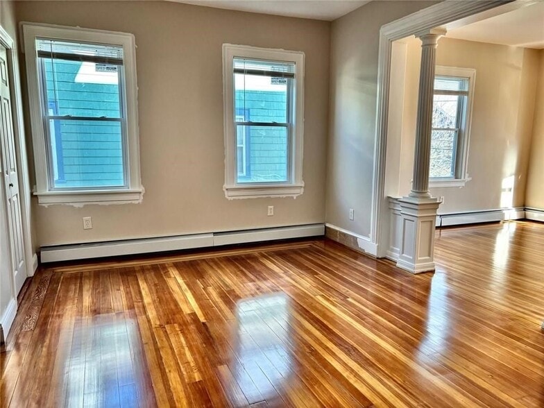 Building Photo - 41 Hudson St