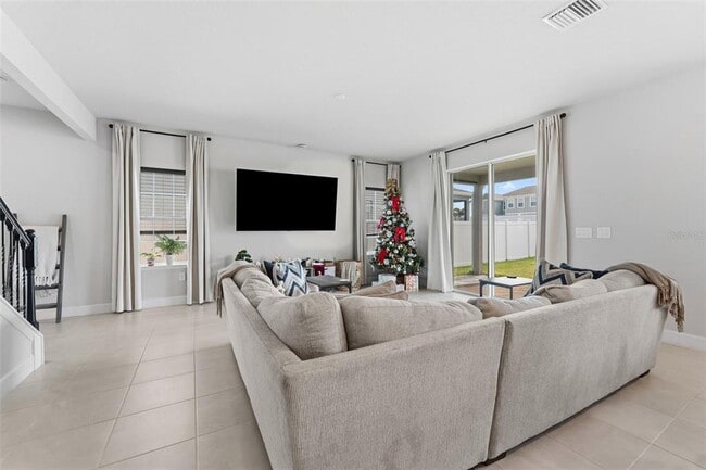 Building Photo - 14031 Crimson Ave