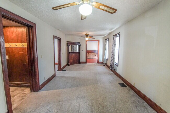 Building Photo - 74 Woodside Ave