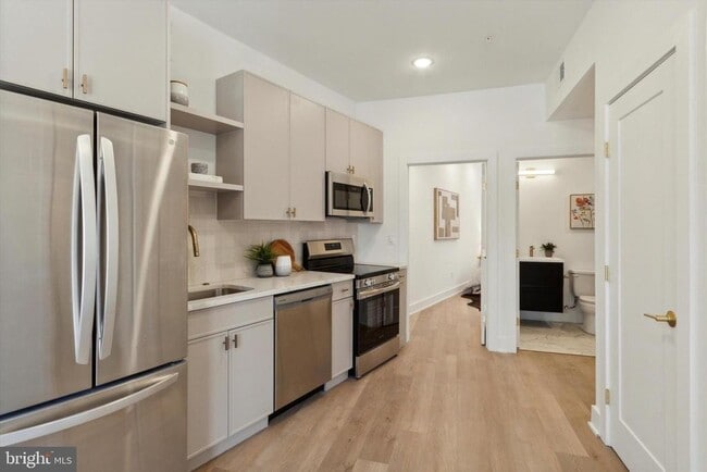 Building Photo - 367 W Hortter St