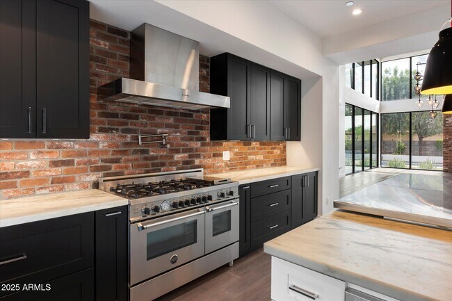 Building Photo - 4525 N 36th Way