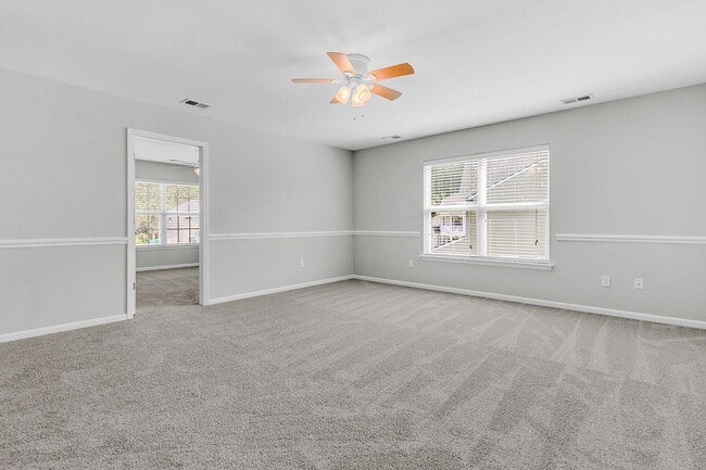 Building Photo - 5 Bedroom 3 Bath Home Located in Sophia Landing in Goose Creek