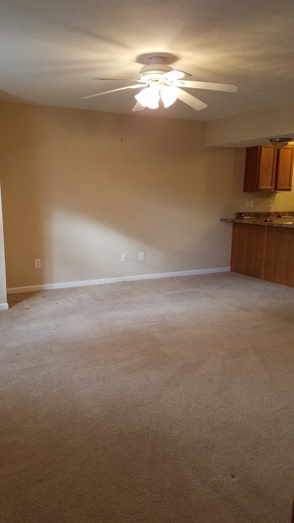 Building Photo - 3 bedroom, 2.5 bath townhome