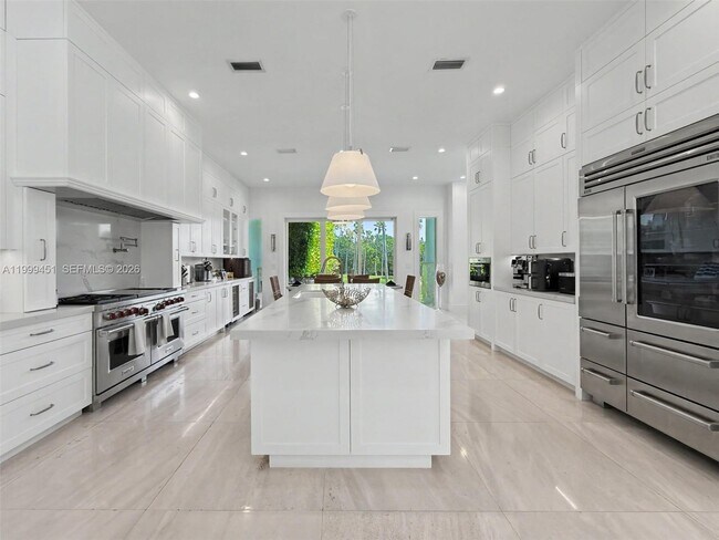 Building Photo - 13689 Deering Bay Dr