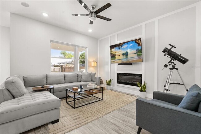 Building Photo - 668 Overspin Dr