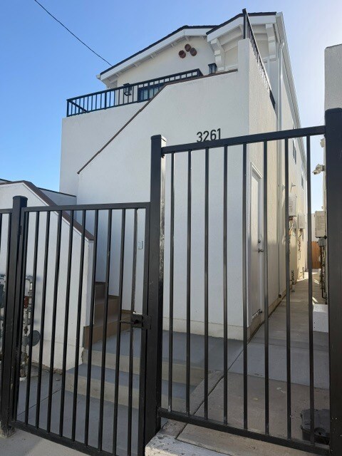 Building Photo - 3255 Landis St