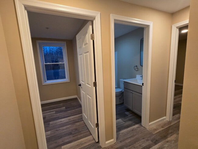 Building Photo - 123 2nd St