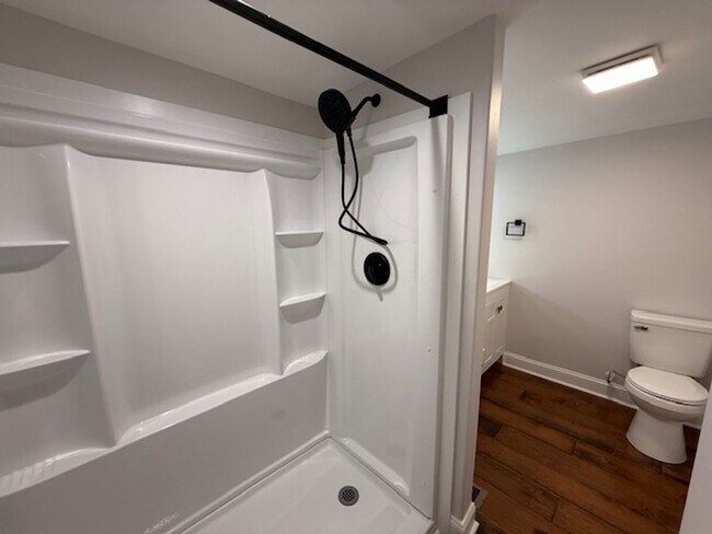 Building Photo - Country Charm Meets Modern Updates