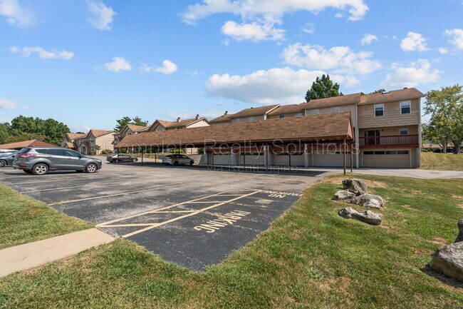 Building Photo - 254 Carmel Woods Dr