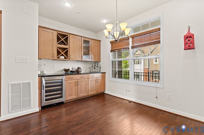 Building Photo - 3904 Village Townes Walk