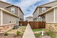 Building Photo - AVAILABLE NOW! GORGEOUS 2 BEDROOM FOUR PLEX LOCATED IN MIDLOTHIAN ISD!
