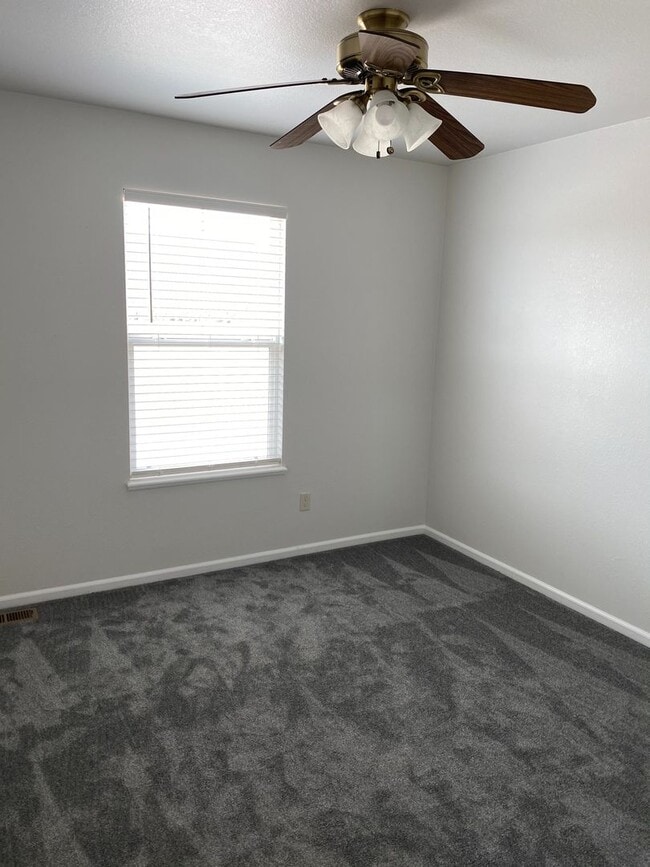 Building Photo - 14215 White Peak Dr