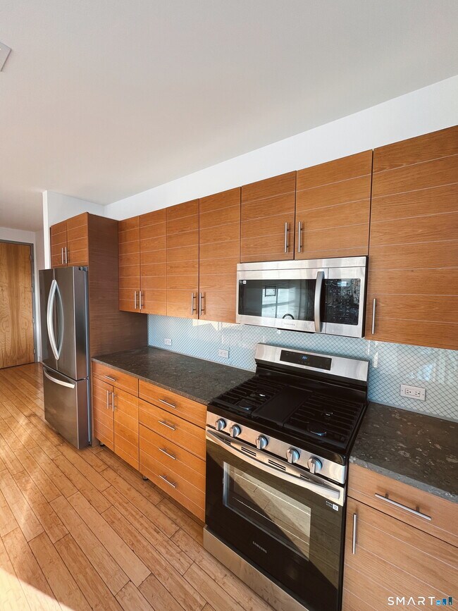 Building Photo - 33 N Water St