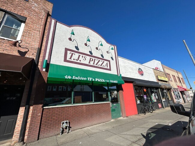 Building Photo - 1418 Mattison Ave