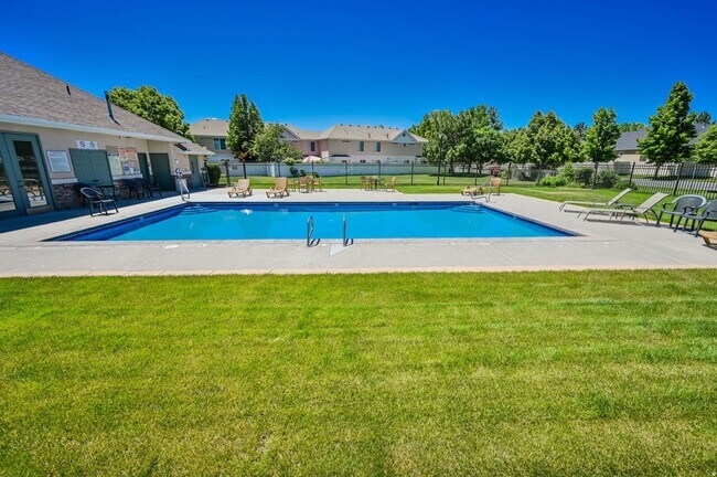 Building Photo - 11976 Draperville Ave