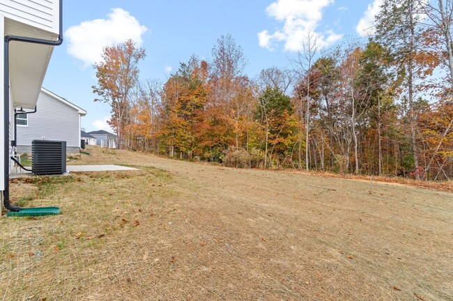 Building Photo - Welcome Home this Beautiful Home Old Woodl...