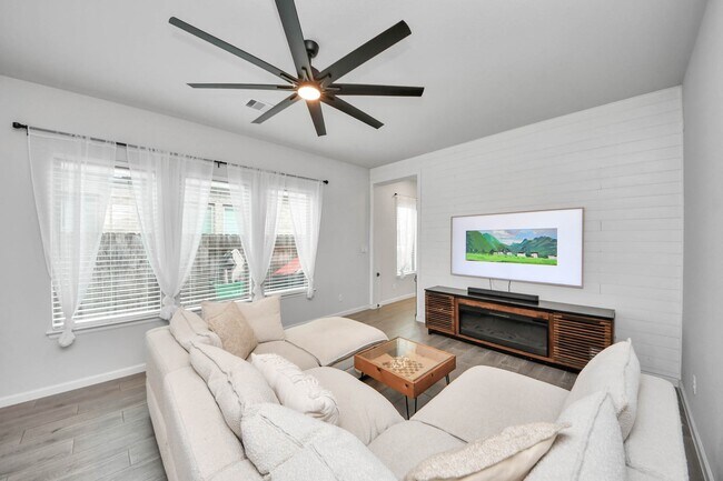 Building Photo - 4219 Colony Ln