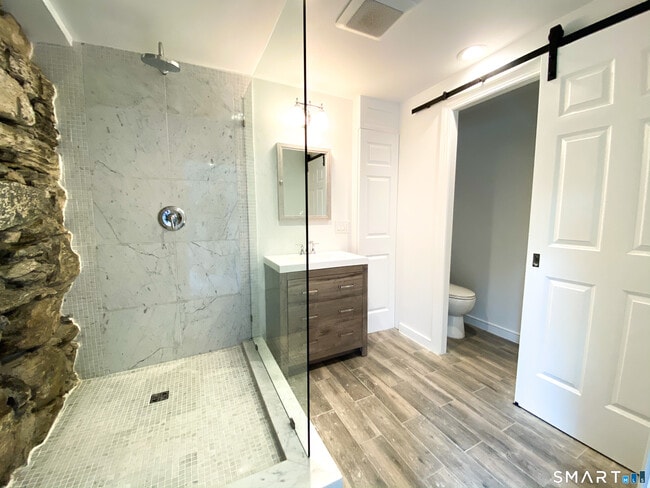 Building Photo - 165 Drum Hill Rd