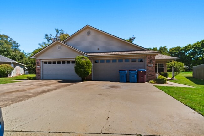 Building Photo - 2912-2914 Fairway Hamlet Ct