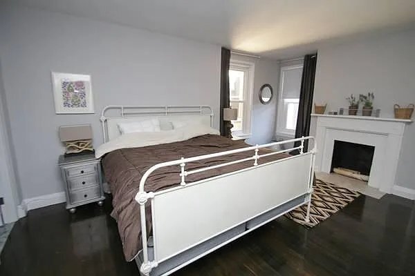 Building Photo - 1706 Locust St