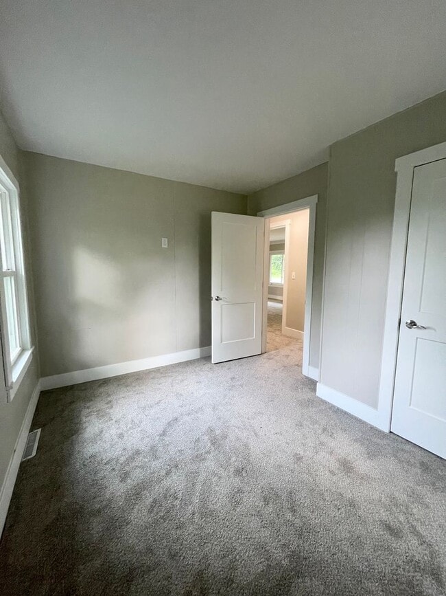 Building Photo - Two Bedroom Home in Vicksburg