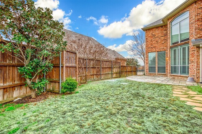 Building Photo - 6533 Riveredge Dr