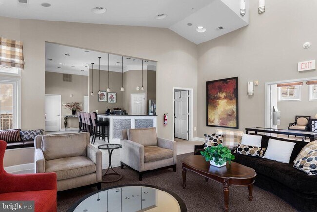 Building Photo - 1518 Enyart Way