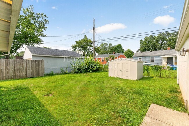 Building Photo - 1136 Pauline Ave