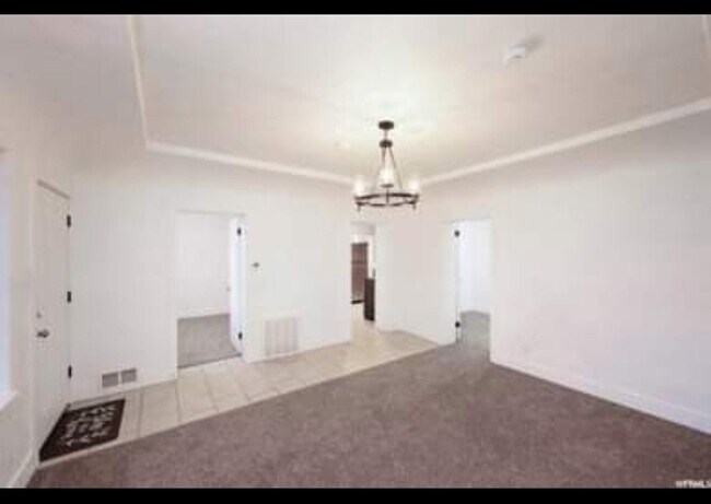 Building Photo - 11 N 300 W