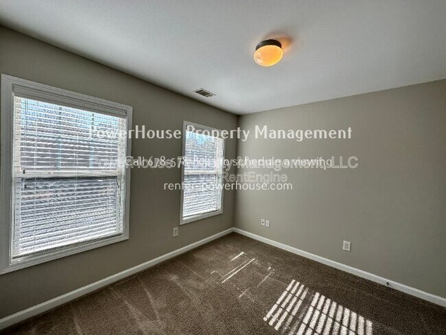 Building Photo - 2403 Walnut Tree Ln