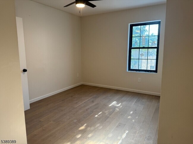 Building Photo - 188 Heckel St