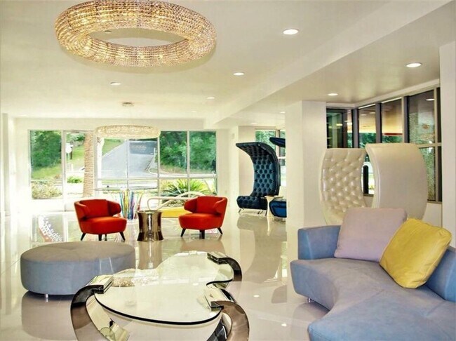 Building Photo - 1900 Barton Springs Rd