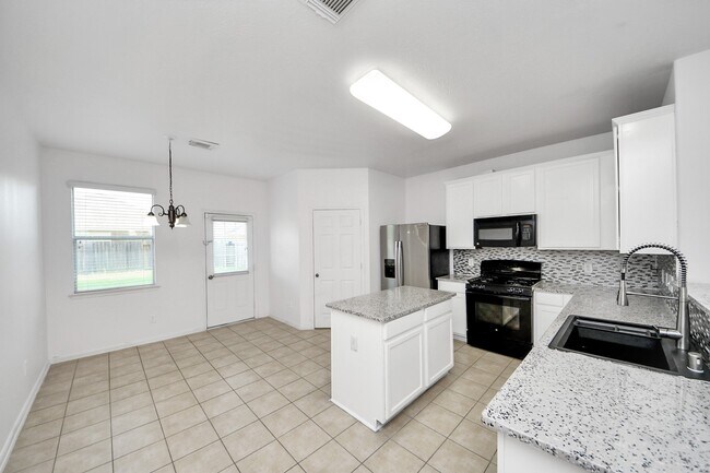 Building Photo - 21738 Sierra Long Dr