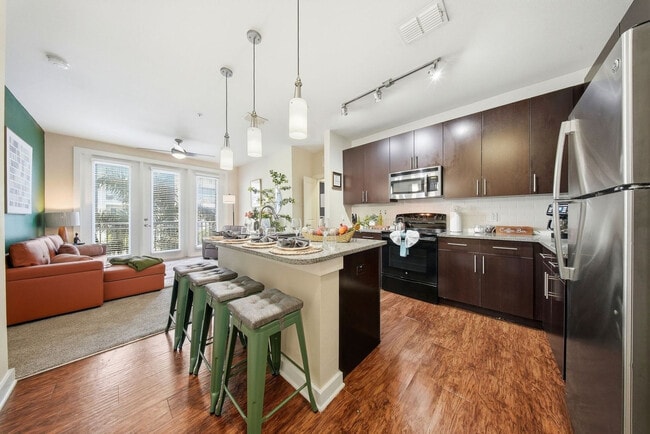 Building Photo - 1700 W Cleveland St