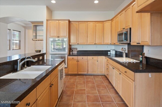 Building Photo - 2720 Albazano Dr