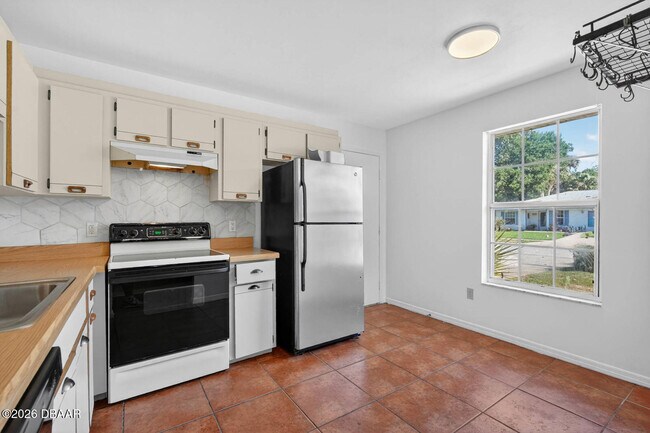 Building Photo - 1133 Squirrel Nest Ln
