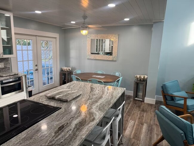 Building Photo - 3837 Sandstone Ct