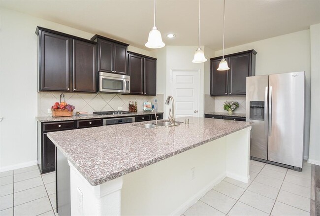 Building Photo - 22211 Weller Oaks Dr
