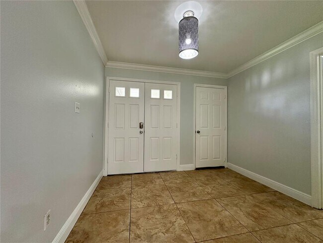 Building Photo - 10005 Granite Ln
