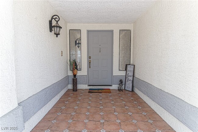 Building Photo - 9009 Feather River Ct