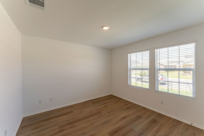 Building Photo - Modern Elegance in Kyle: 3BR Home with Office, Double Vanity, and Stylish Kitchen Island