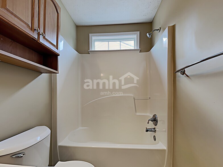 Building Photo - 3915 Madison Bnd NW